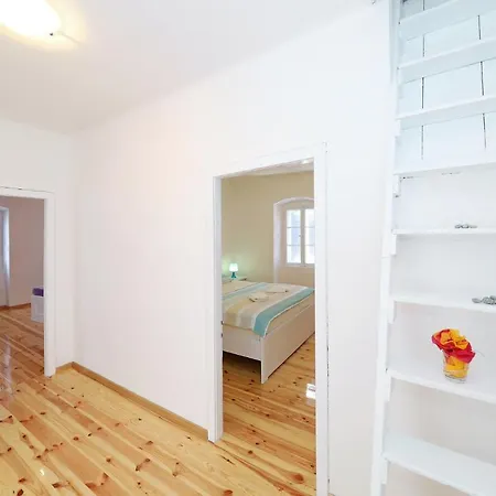 Apartment Stone House In The Center Of Town *