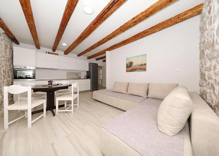 Stone House In The Center Of Town Apartamento *