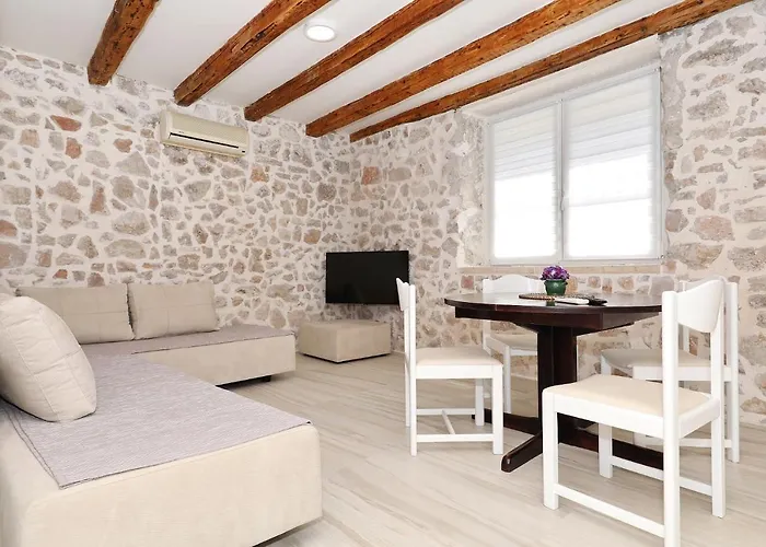 Stone House In The Center Of Town Apartamento *