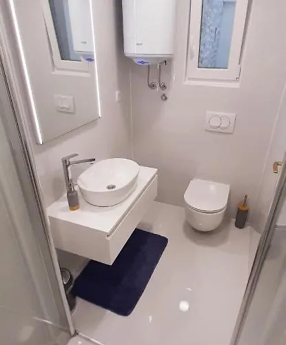 Apartamento Stone House In The Center Of Town Murter