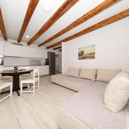 Stone House In The Center Of Town Apartament *