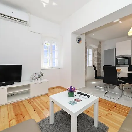 Apartmán Stone House In The Center Of Town