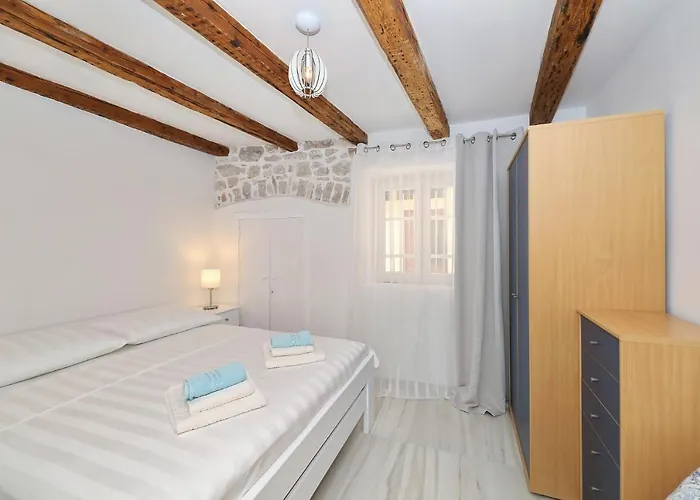 Stone House In The Center Of Town Apartament Murter