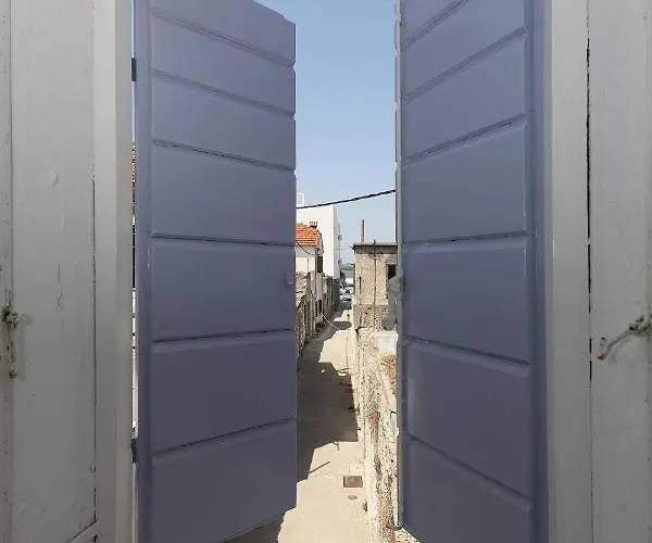 Apartament Stone House In The Center Of Town Murter