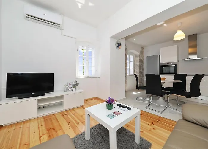 Apartament Stone House In The Center Of Town